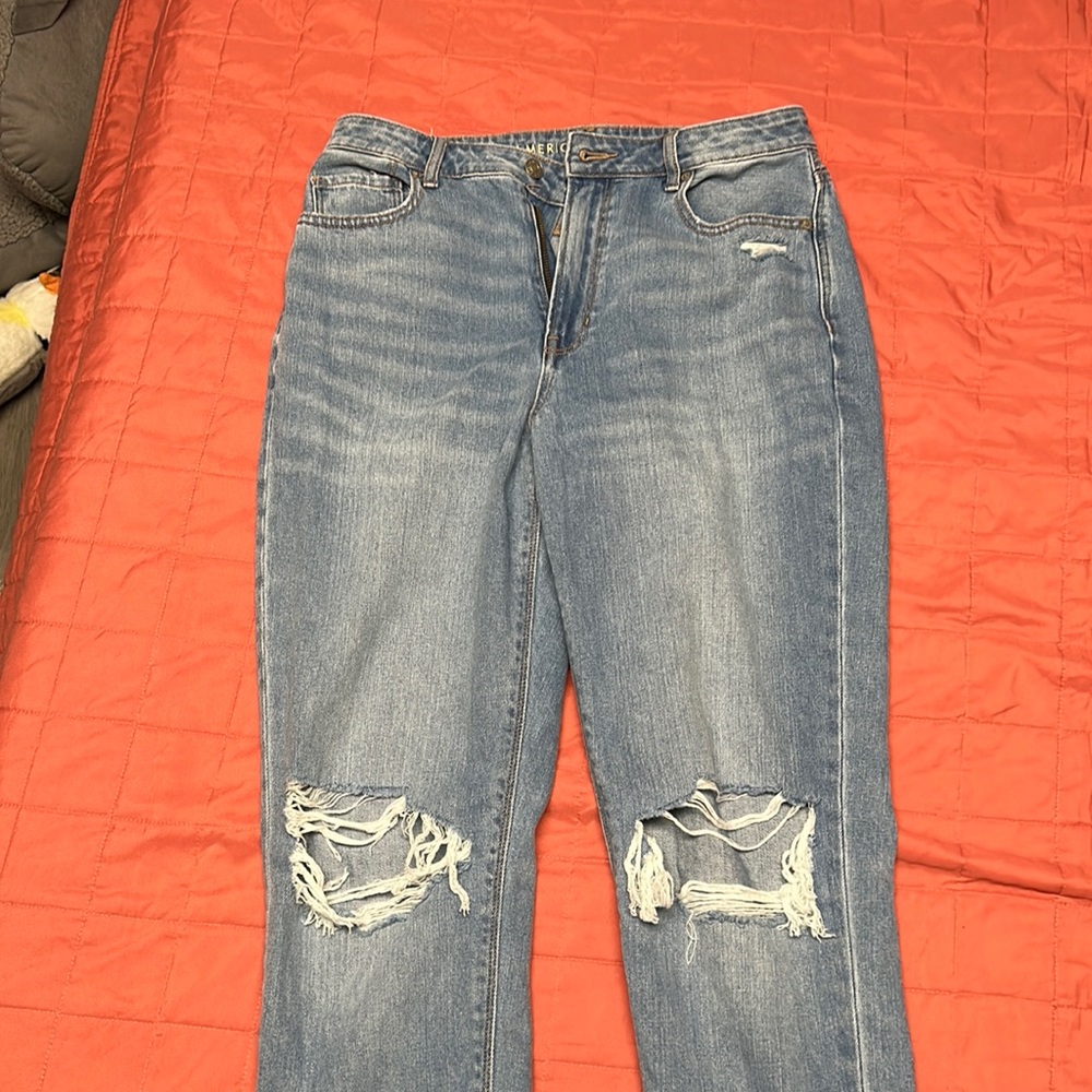 american eagle mom jeans